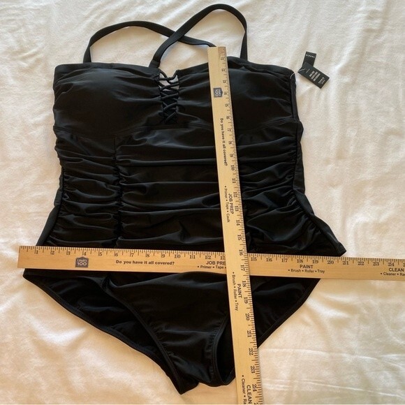 NWT Torrid Swimsuit Lattice Front Cage One Piece Ruche Wireless SZ 3X - Picture 11 of 12